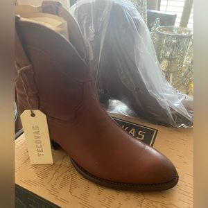 Brand New! Beautiful Tecovas "Penny" Bourbon Calf Handmade Western Boots